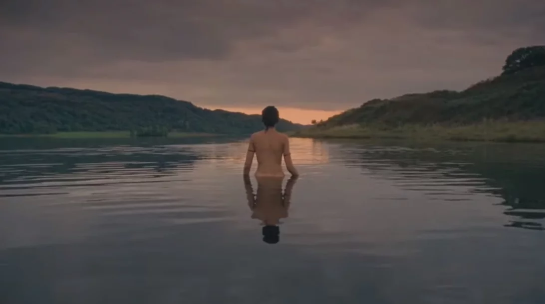 Δείτε το εικαστικά άρτιο τρέιλερ για το "Harvest" της Αθηνάς Ραχήλ Τσαγγάρη