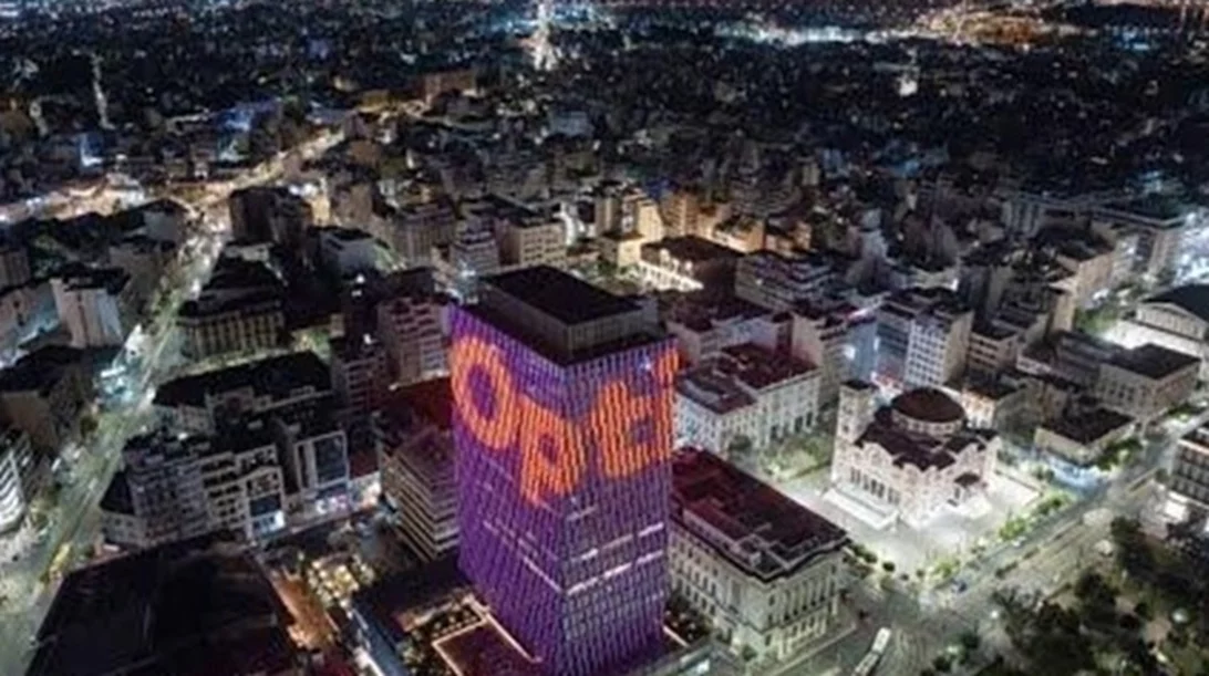 Αττικές Εκδόσεις και Piraeus Tower Α.Ε. συνεργάζονται για τη διαφημιστική αξιοποίηση του Πύργου Πειραιά