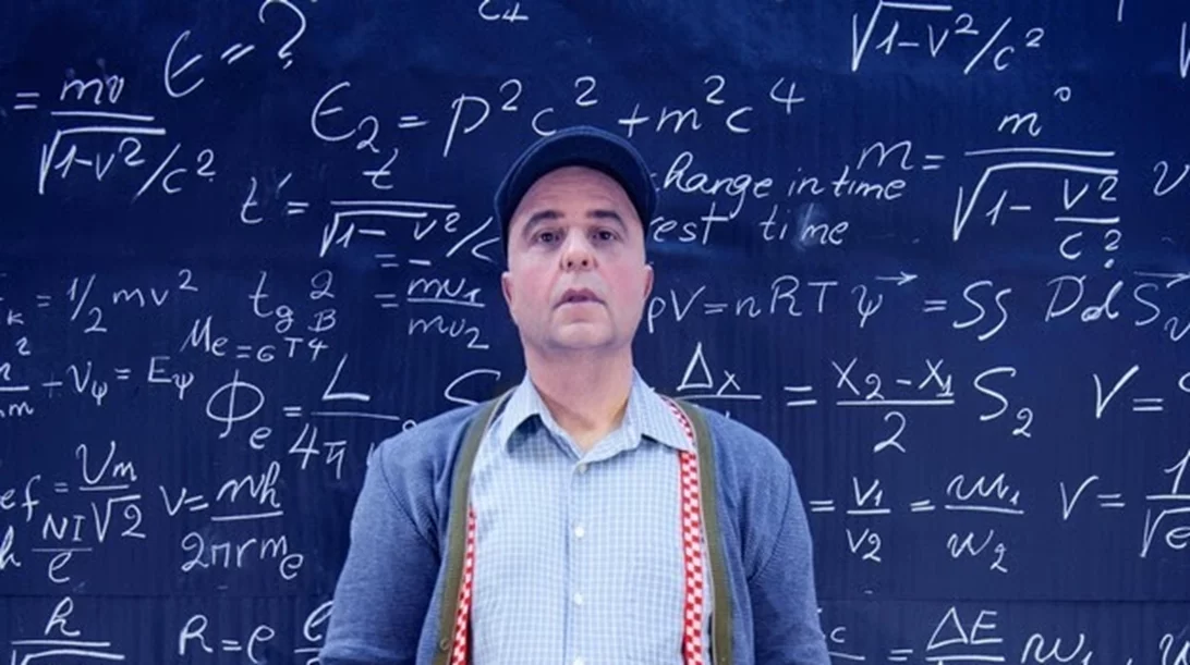 "Moment": Η ομάδα ΕΑΝ ανεβάζει ένα έργο για την πάλη ενός ανθρώπου με τον χρόνο