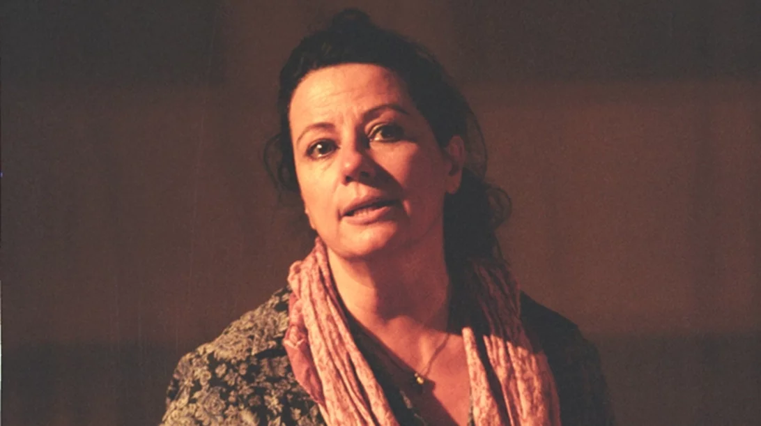 Η Άννα Βαγενά ερμηνεύει δύο μονολόγους στο θέατρο Αλάμπρα