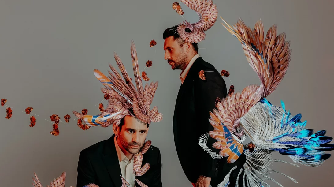 Οι "Όρνιθες" του Άρη Μπινιάρη με τους Οδυσσέα Παπασπηλιόπουλο και Γιώργο Χρυσοστόμου πετούν σε όλη την Ελλάδα