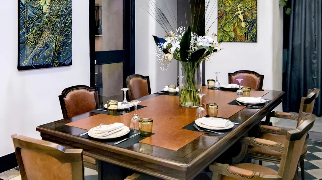 Πρώτη γεύση από το "Grande Dame" στην Πλάκα