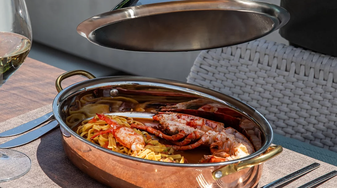 Mappemonde Rooftop Restaurant Bar & Lounge: Καλοκαιρινή γεύση με πανοραμική  θέα στην καρδιά της Αθήνας