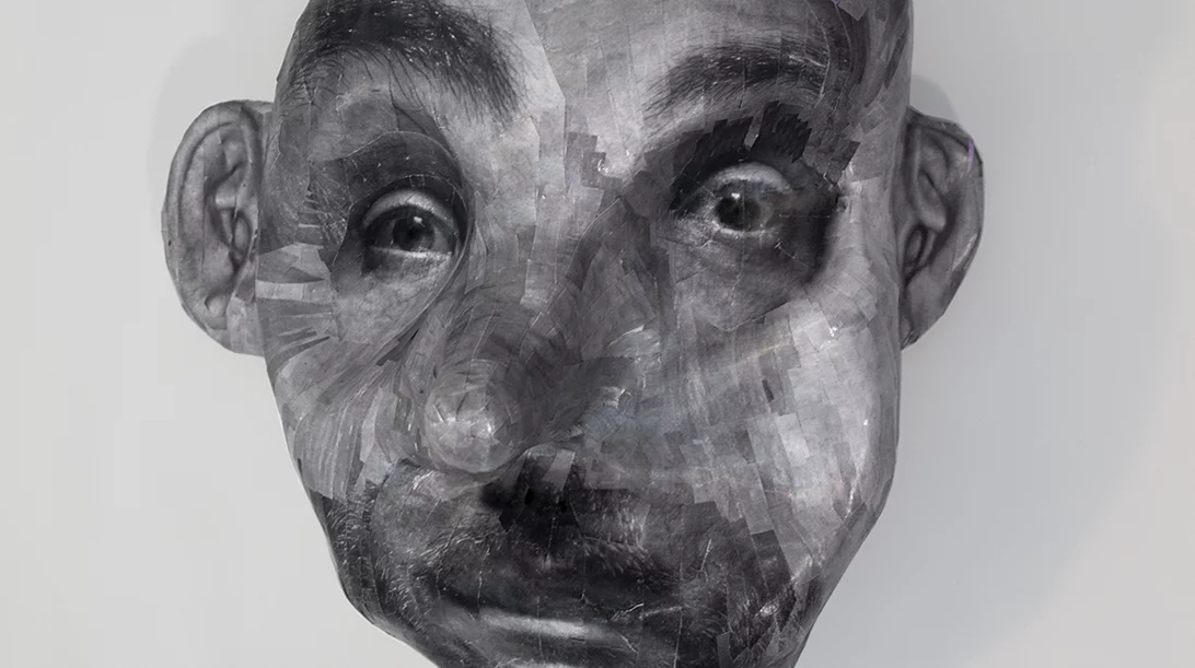 Ανακαλύπτουμε ξανά την ιστορική Στοά Ορφανίδου μέσα από μια εικαστική έκθεση