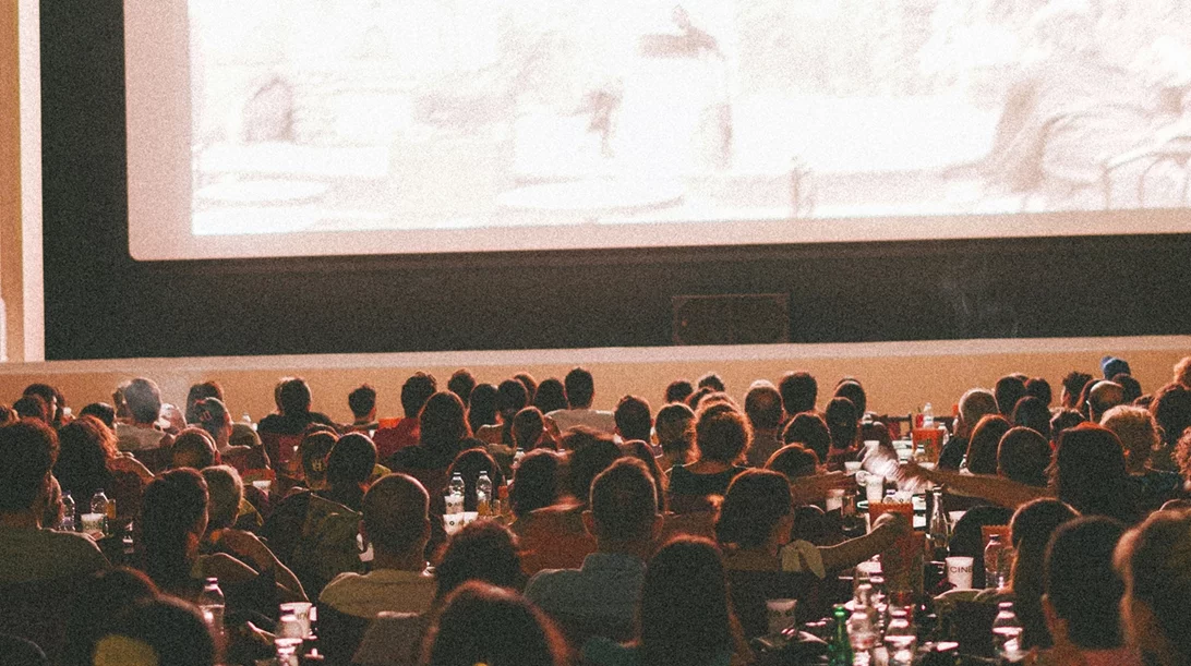 Για καλό σινεμά, κρασί και πίτσα στην ανανεωμένη Αίγλη Ζαππείου