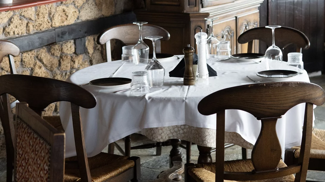 Το "Χάραμα" σερβίρει παράδοση και γεύση με θέα το Βέρμιο