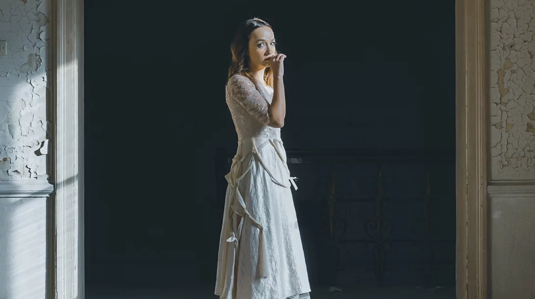 "Βαλς Νο 6": Ένας συγκλονιστικός μονόλογος για την κακοποίηση και την έμφυλη βία