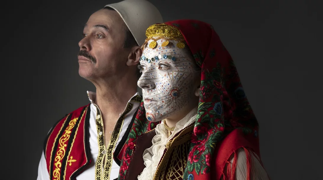 Αποκλειστικό: Στην "Πτήση/Κόσοβο" με οδηγό τον Ένκε Φεζολλάρι