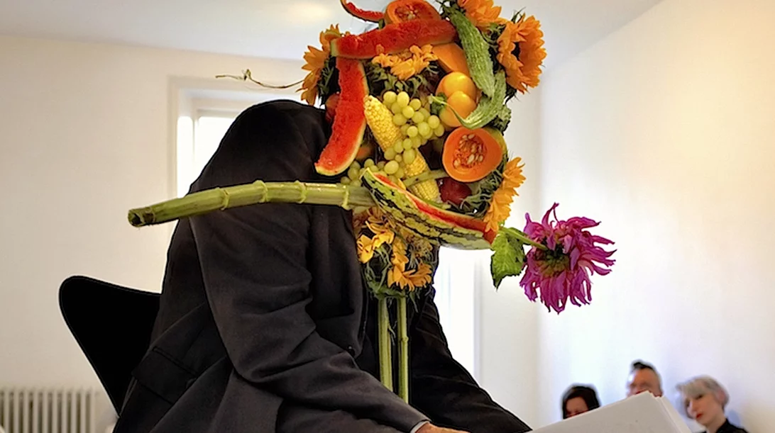 "Αφιερώστε την καρδιά σας στην εναντίωση της": Μια performance με αφορμή τον "Γυάλινο κόσμο" στο Θέατρο Τέχνης Καρόλου Κουν