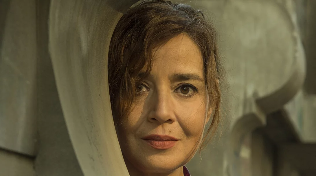 Η Φένια Παπαδόδημα επανερμηνεύει τον παπαδιαμαντικό "Ξεπεσμένο Δερβίση"