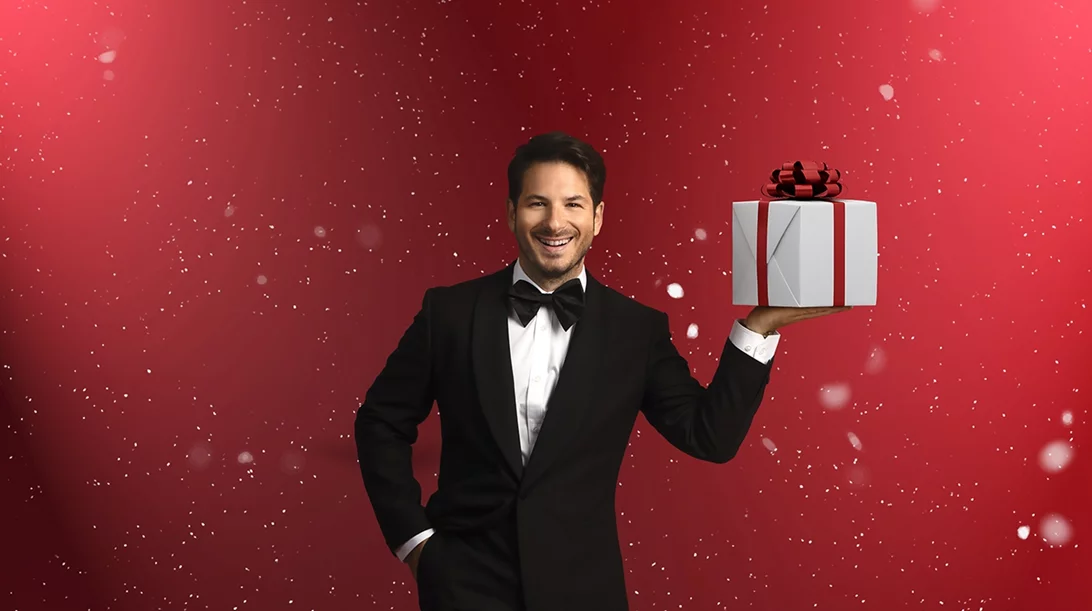 Ο Γιώργος Περρής έρχεται με χριστουγεννιάτικη διάθεση στο Παλλάς