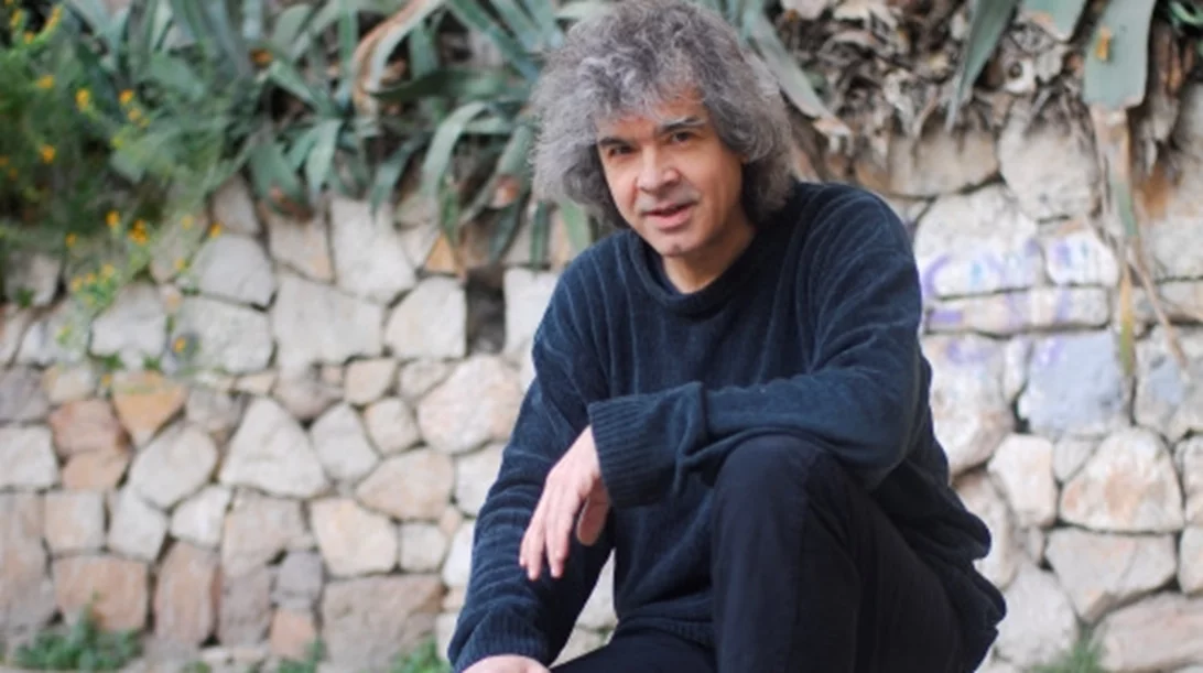 Απολαμβάνουμε τα τραγούδια του Νίκου Κυπουργού "Μες στο Μουσείο" Γουλανδρή