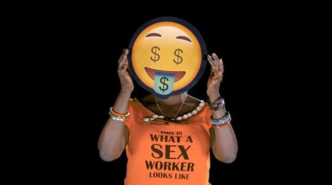 Μια ενδιαφέρουσα ομιλία για τη λευκότητα και την ορατότητα στο ΕΜΣΤ