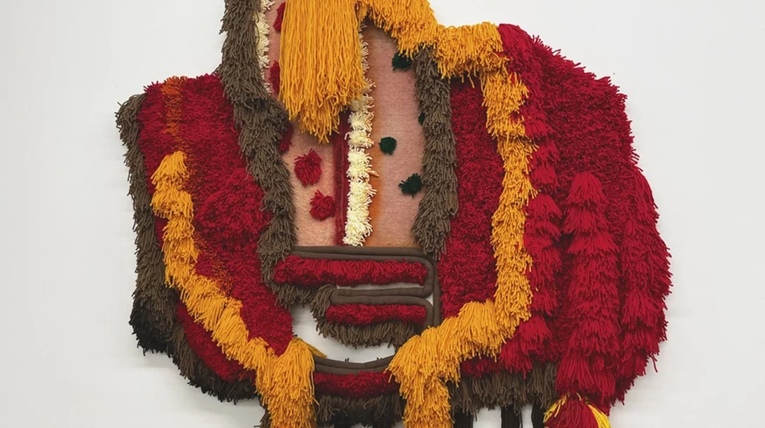 Η Μάρω Φασουλή εξυμνεί την παραδοσιακή υφαντική και την ανώνυμη λαϊκή τέχνη