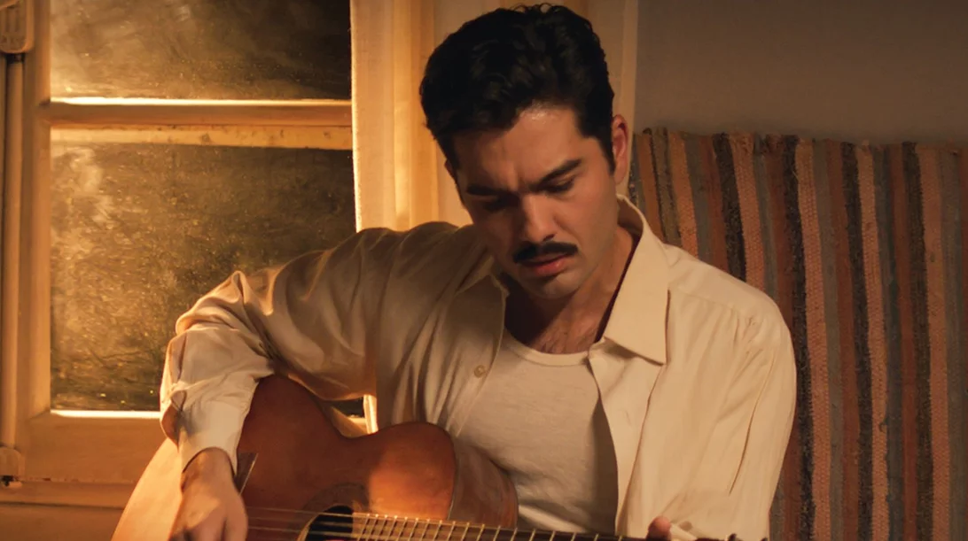 "Υπάρχω": Δείτε το επίσημο τρέιλερ και τις αφίσες της ταινίας για τον Στέλιο Καζαντζίδη