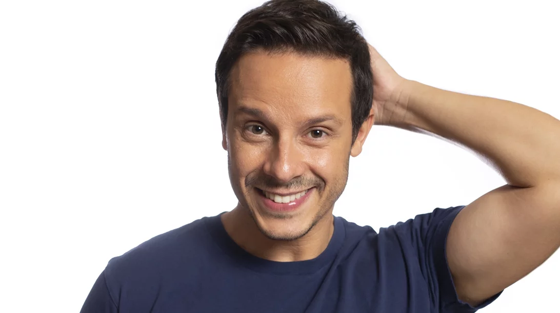 "Καλά θα πάει": Ο Δημήτρης Μακαλιάς στήνει βραδιές κωμικού αυτοσχεδιασμού στα TGI Fridays Καπνικαρέας