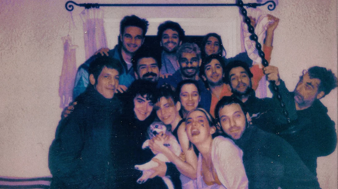 Ο Νίκος Πάστρας μάς ξεναγεί στα παρασκήνια των "Μπάσταρδων"