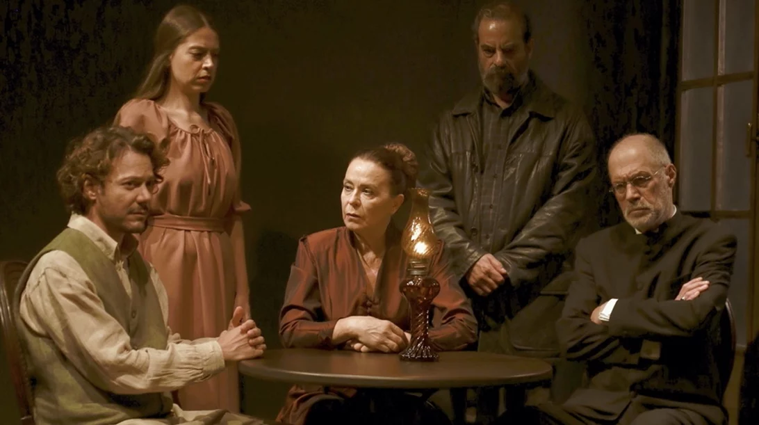 "Βρικόλακες": Η επιτυχημένη παράσταση της Αναστασίας Παπαστάθη επιστρέφει στο Radar