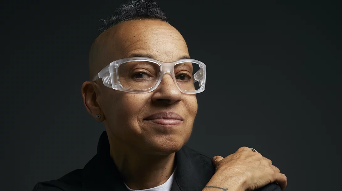 Lola Flash: "Ως γυναίκες, δεν είχαμε ποτέ την ευκαιρία να γεράσουμε χωρίς διακρίσεις"