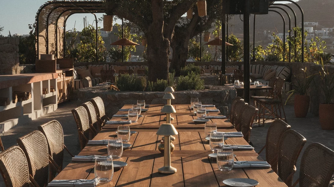 "La Cantine du Faubourg Mykonos": To γαστρονομικό soundtrack του καλοκαιριού