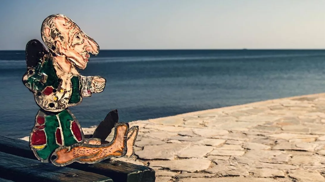 Ο Καραγκιόζης παραμένει στη θερινή σκηνή του Φλοίσβου