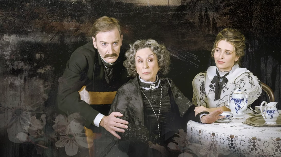 Η Νένα Μεντή αποκαλύπτει το "Μυστικό της κοντέσσας Βαλέραινας"