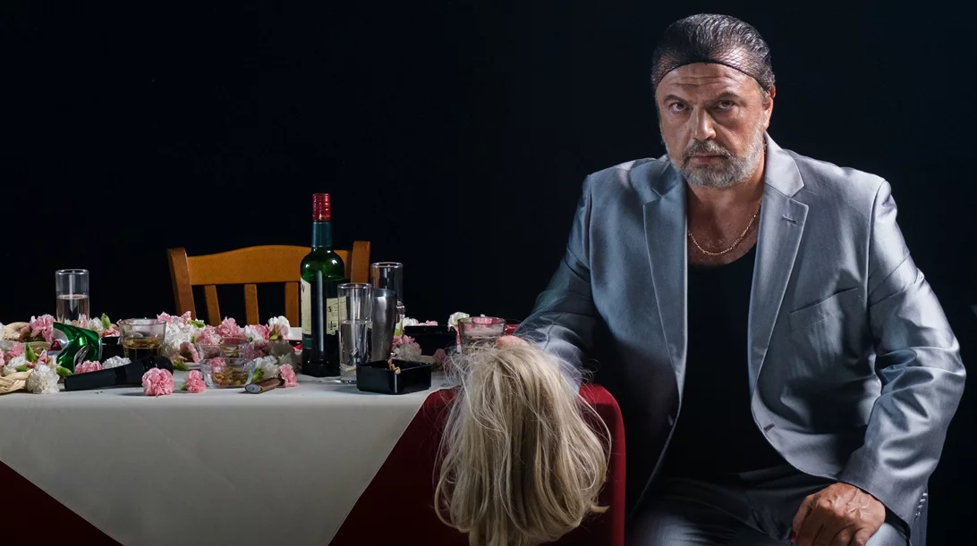 Ο Στάθης Σταμουλακάτος πρωταγωνιστεί στον "Κωλόκαιρο"