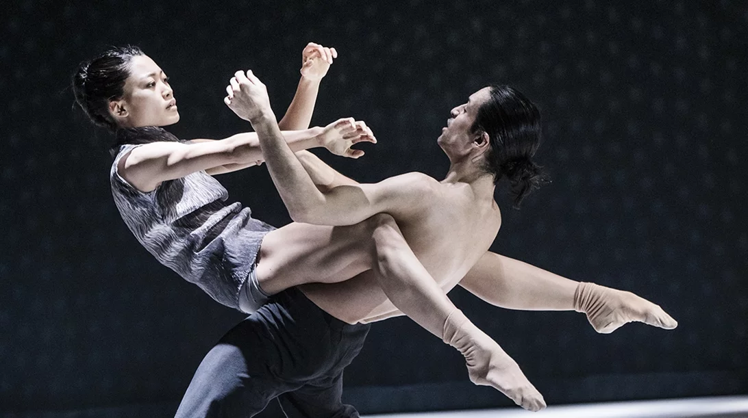 Το κορυφαίο Nederlands Dans Theater στο Μέγαρο στην πρώτη του συνεργασία με τον δικό μας Χρήστο Παπαδόπουλο