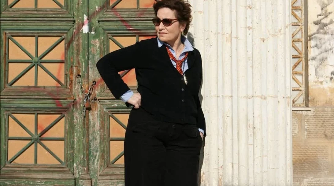Ασπασία Κράλλη: "Οι βρικόλακες κρύβονται στην ντουλάπα σε όλες τις τάξεις και τις εποχές"