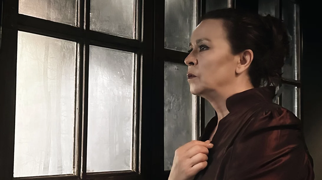 Αναστασία Παπαστάθη: "Βρικόλακες είναι όλα όσα κρατούν τις κοινωνίες μας διαιρεμένες και καθιστούν τον άνθρωπο ανασφαλή"