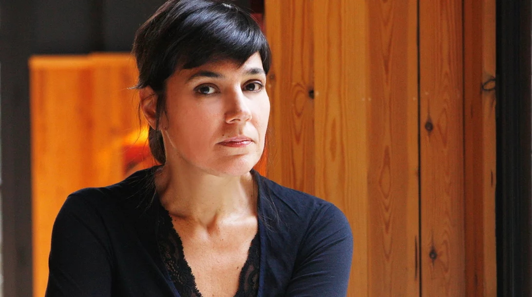 Έλενα Πέγκα: Σκηνοθετώντας "Τους ερωτευμένους" μέσα στη σκόνη της ερήμου