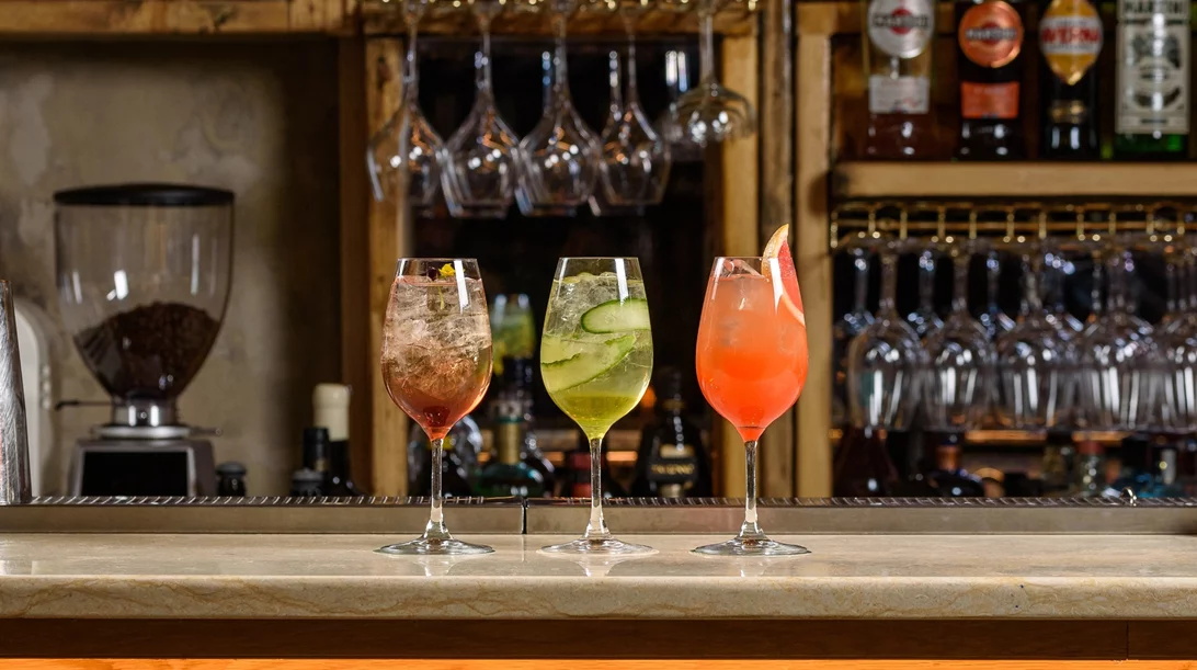 Ma Che Vuoi: Για spritz και πίτσα στην Καλαμιώτου