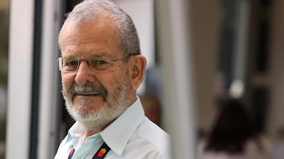 Ο κριτικός Νίνος Φένεκ Μικελίδης βραβεύεται στις Κάννες για την προσφορά του στο σινεμά