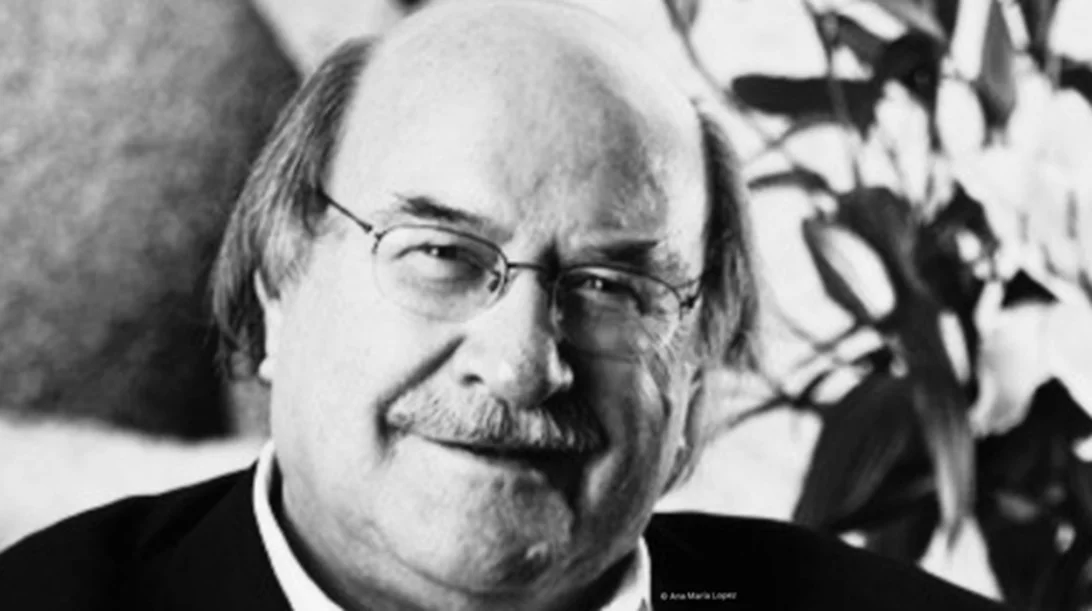 Αποχαιρετάμε τον αντισυμβατικό συγγραφέα Αντόνιο Σκάρμετα