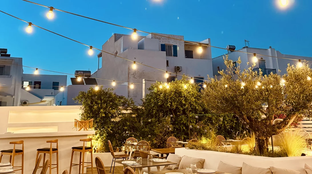 'Tarragon': Θανάσης Βασίλαινας και Ρενάτο Μεκόλι σε κυκλαδίτικο τερέν