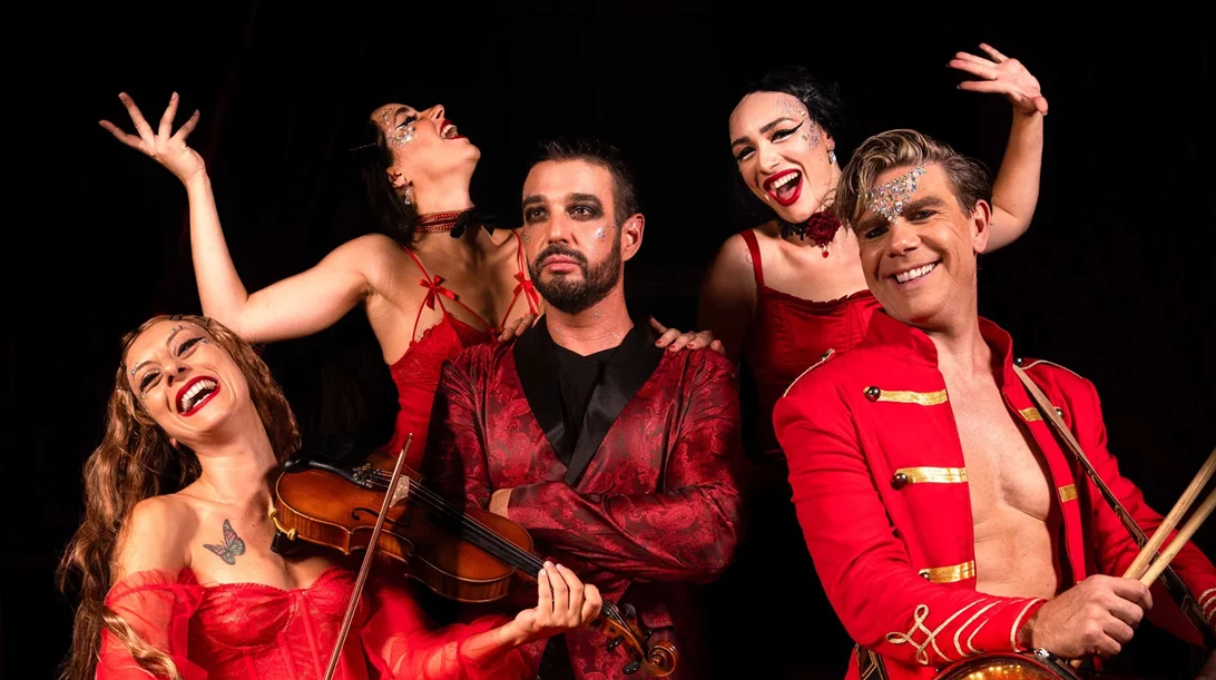 "Maskaráta" ξανά από τους Nefelopetra