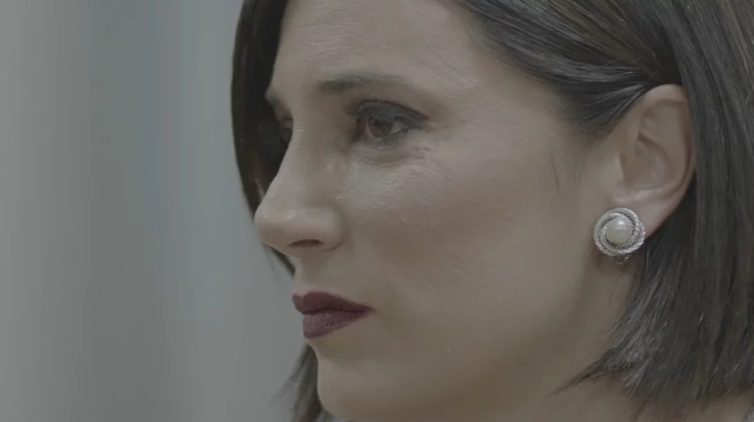 Ραφίκα Σαουίς: "Η Κλυταιμνήστρα εκφράζει όλες τις γυναίκες που έχουν κακοποιηθεί, όλες τις φωνές που δεν ακούγονται"