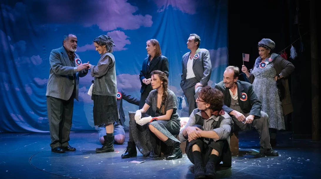 "Dogville": Η συγκλονιστική αλληγορία του Λαρς Φον Τρίερ ζωντανεύει στο σανίδι