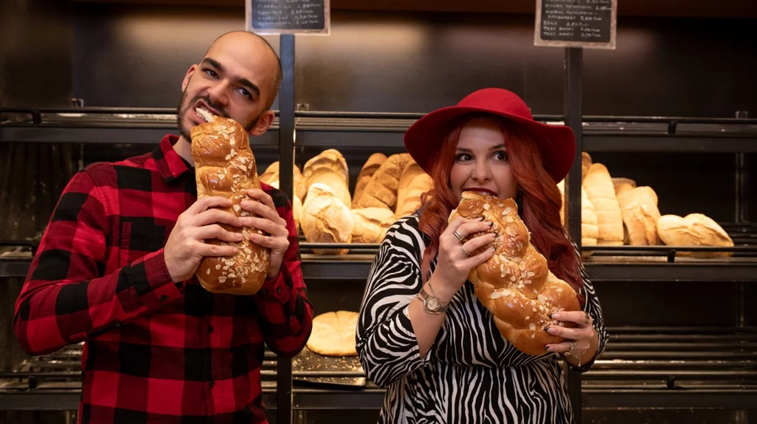 Αποκλειστικό: Η Φάνια Νταλιάνη σκηνοθετεί μια... γλυκιά μαύρη κωμωδία στο θέατρο Μοντέρνοι Καιροί