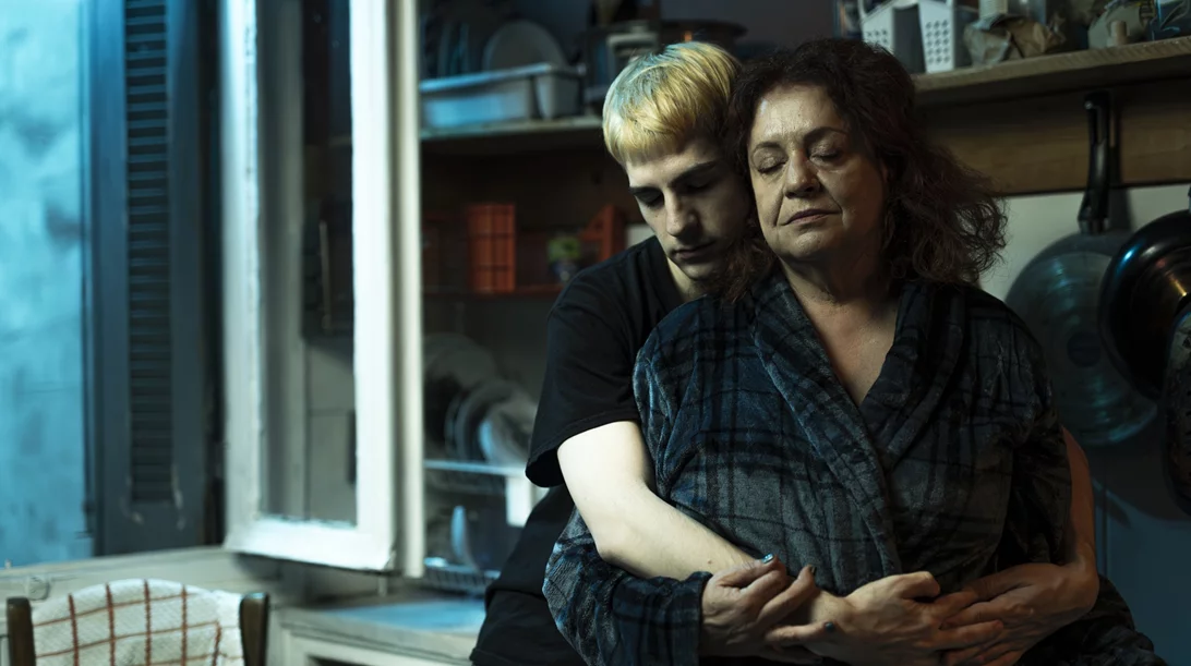 Αλέξανδρος Σωτηρίου: Στο θέατρο ‘Τζένη Καρέζη’, ένα προσωπικό ‘αντίο’ γίνεται επαναστατική πράξη