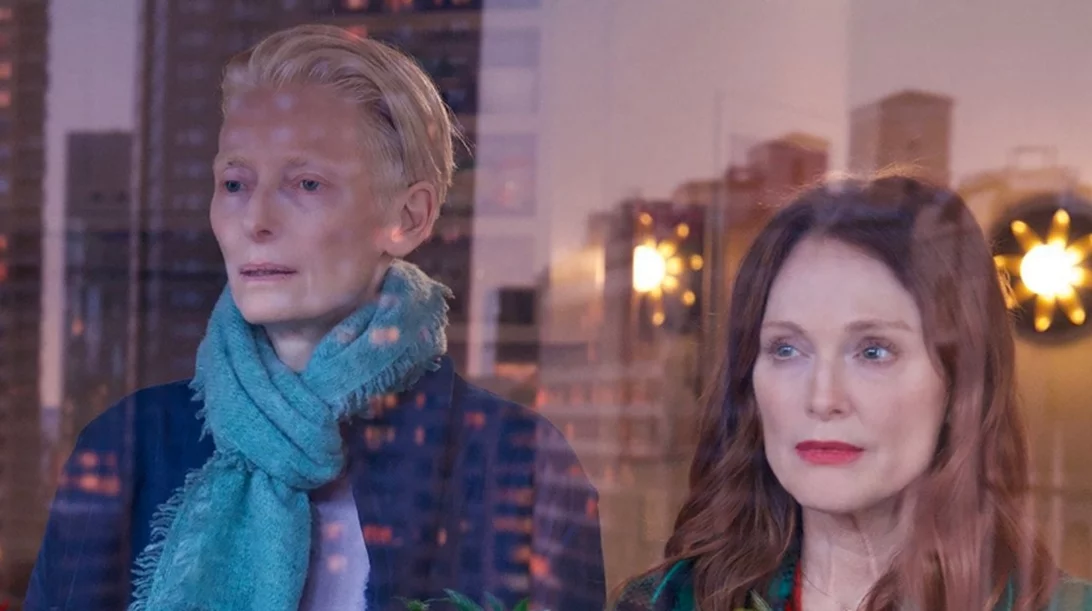 "The Room Next Door": Τρέιλερ για την πρώτη αγγλόφωνη ταινία του Πέδρο Αλμοδόβαρ