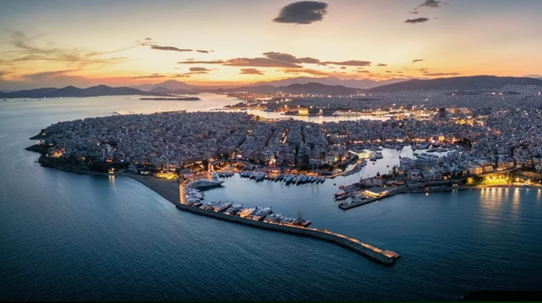 Συγκινητικά "Goodbye" στην ιστορική προβλήτα του λιμανιού του Πειραιά