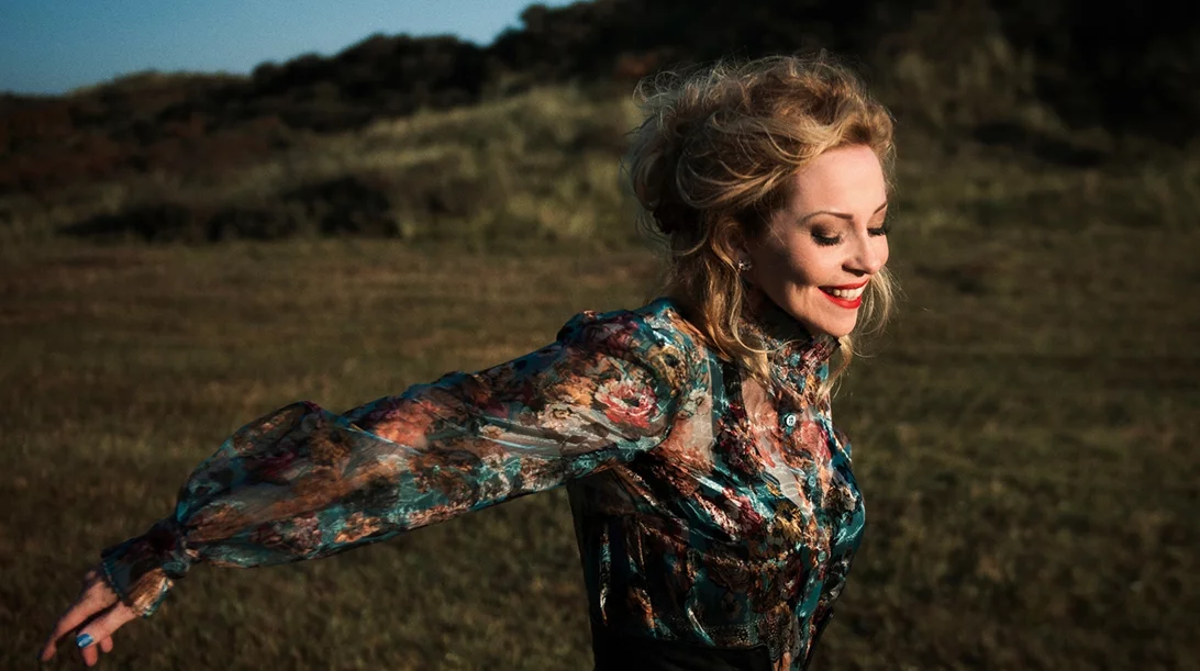 Η Anneke Van Giersbergen έρχεται στο Gazarte