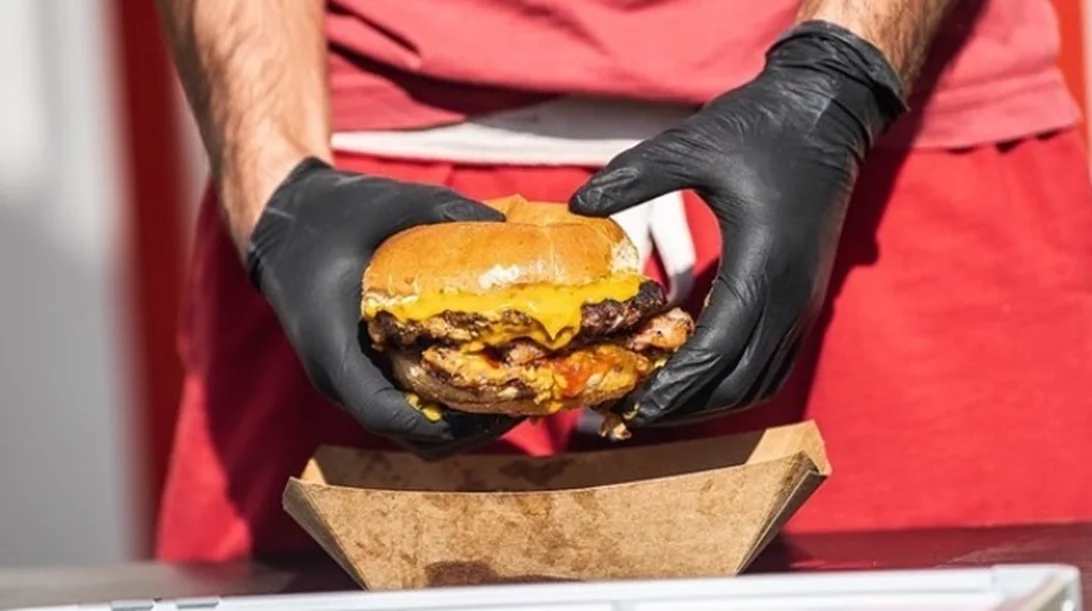 Η ζουμερή επιστροφή του Burger Fest