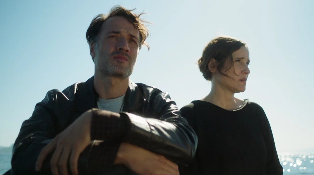 Αγγελική Παπούλια και Ανδρέας Κωνσταντίνου πρωταγωνιστές στο "Τόσο Κοντά, Τόσο Μακριά"