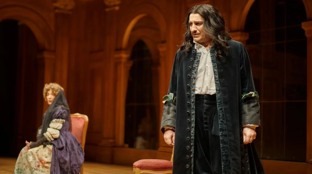 Βασίλης Χαραλαμπόπουλος: "Σήμερα πουλάμε ευτυχία κι αγοράζουμε likes"