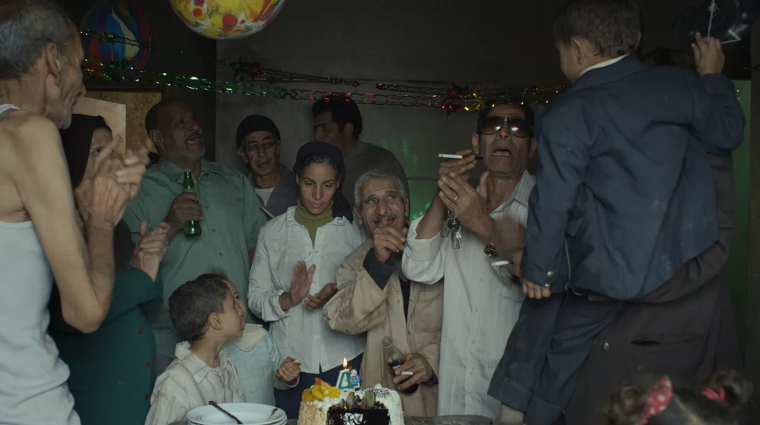 Ο Ομάρ Ελ Ζοχάιρι κάνει την πατριαρχία "Φτερά και Πούπουλα"