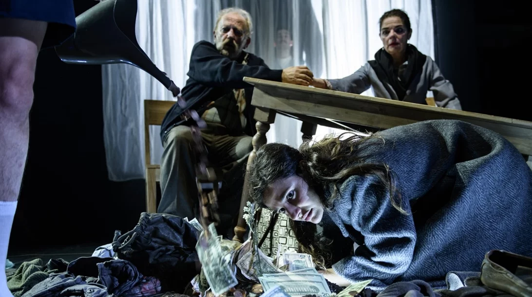 Μια μεγάλη επιτυχία σε επανάληψη αλλά κι ένα υπερρεαλιστικό "Μεμοράντουμ" κάνουν αίσθηση στο νέο πρόγραμμα του Θεάτρου Μπέλλος