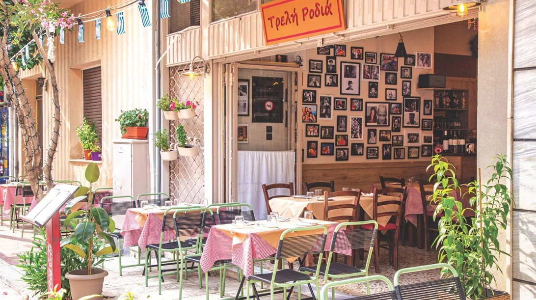 Σε αυτό το μεζεδοπωλείο των Άνω Πετραλώνων, το κλασικό είναι το καλύτερο