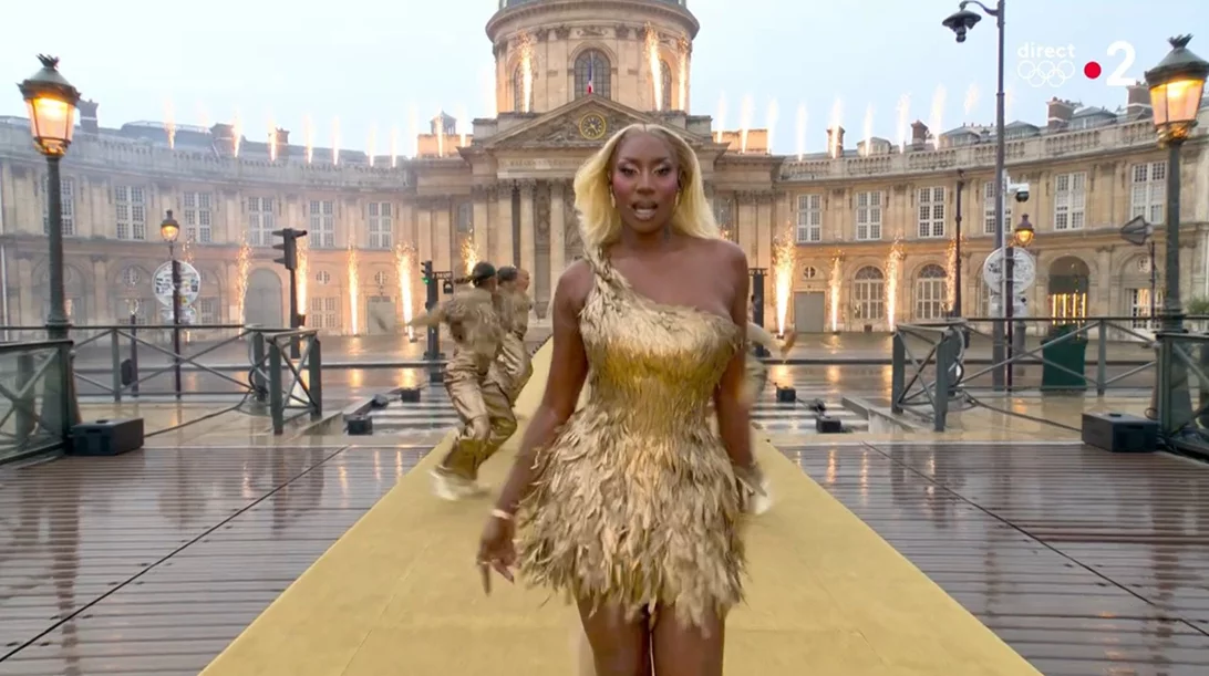 3+1 πράγματα που πρέπει να ξέρεις για τη Γαλλίδα superstar Aya Nakamura